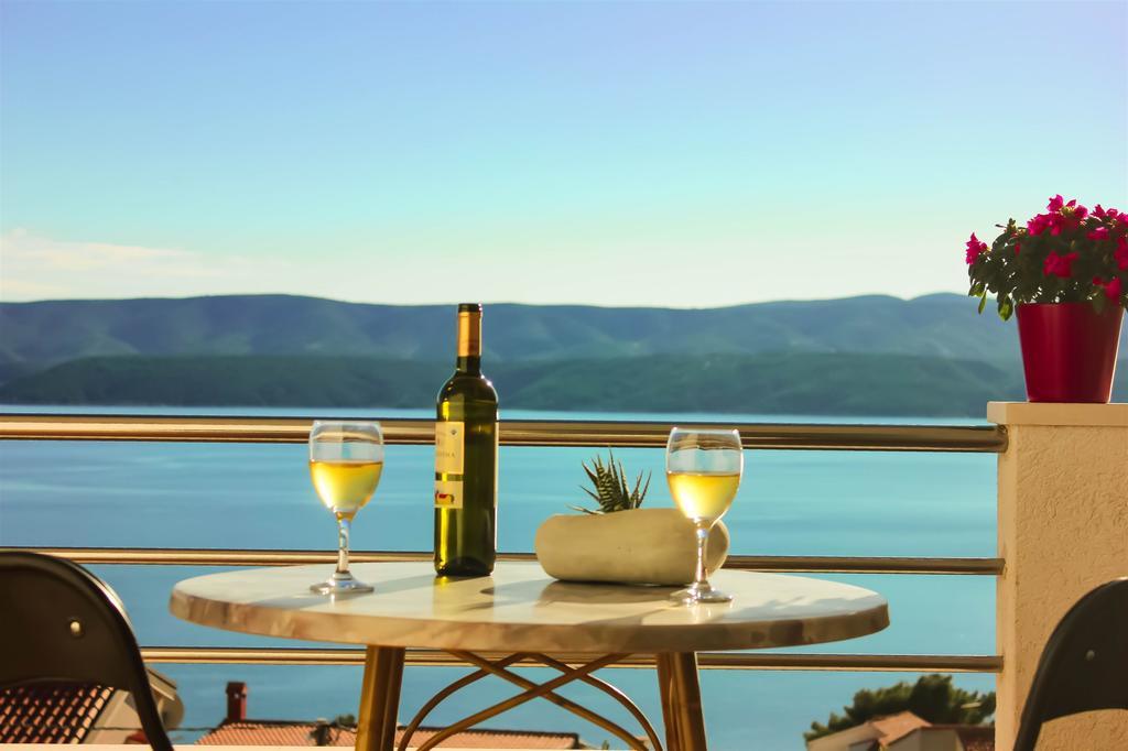 Apartments Bluesun Omis Exterior photo